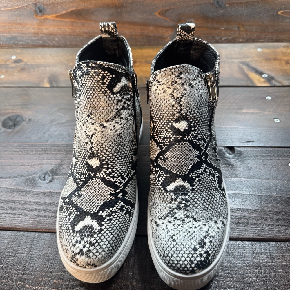Nature Breeze Snake Print Sneaker Hidden Wedge Booties Women's Size 9 - Picture 4 of 15